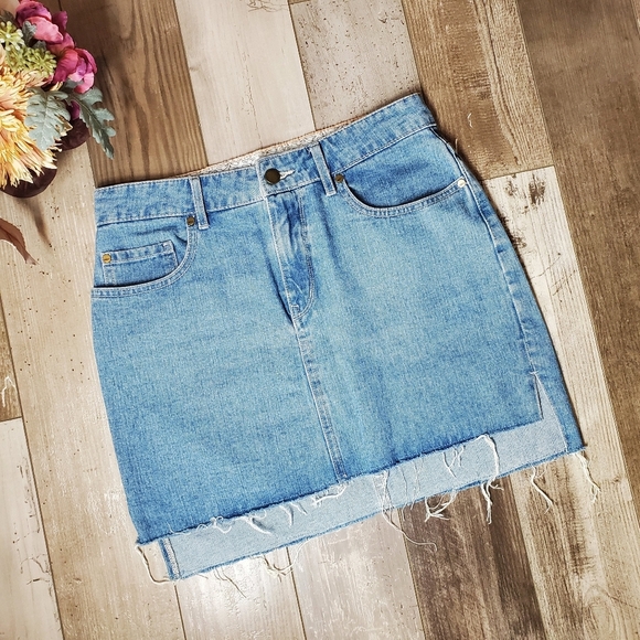 Roxy Frayed Hem Denim Mini Skirt Size Small NWOT Medium Wash Blue - Picture 9 of 13